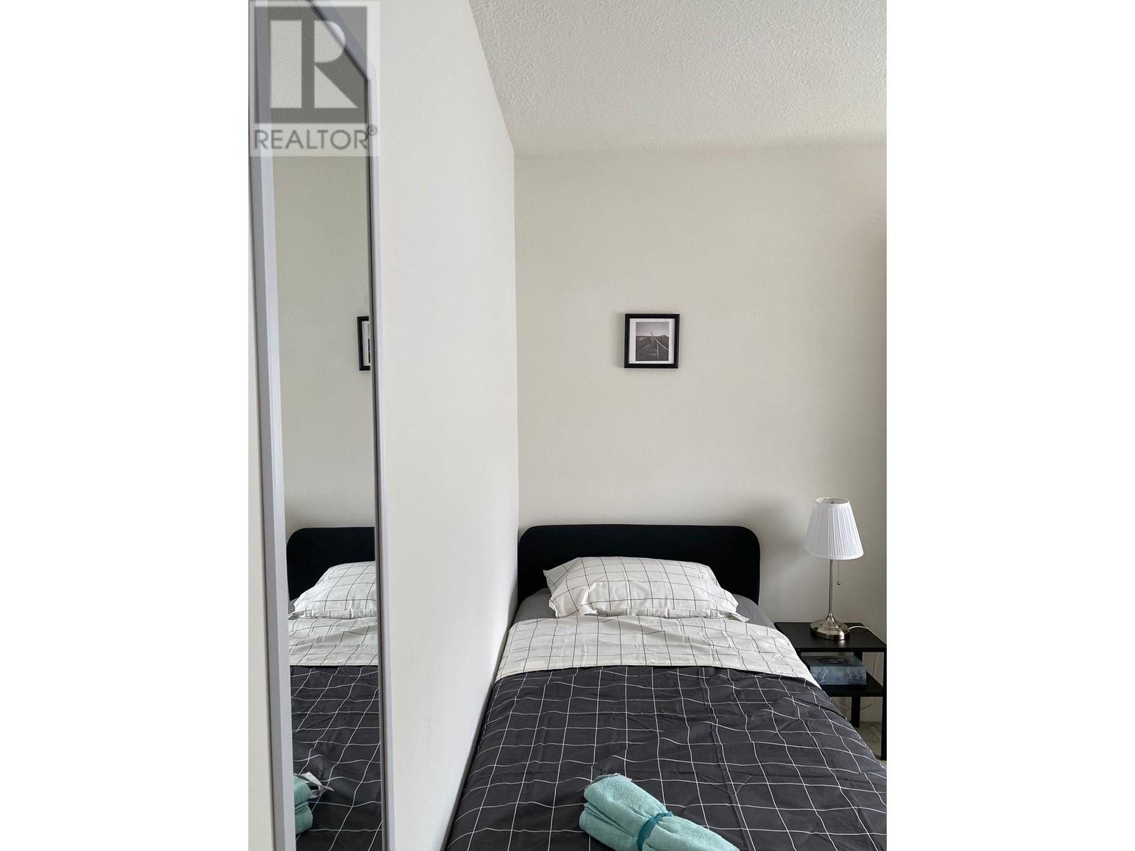 653 E 22ND STREET, North Vancouver