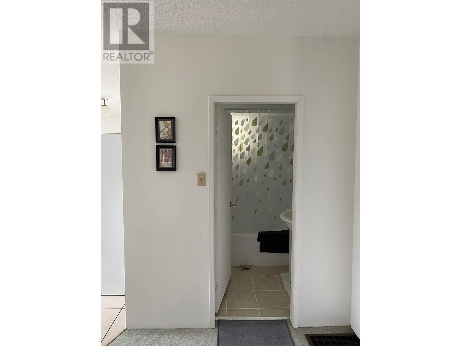 653 E 22ND STREET, North Vancouver