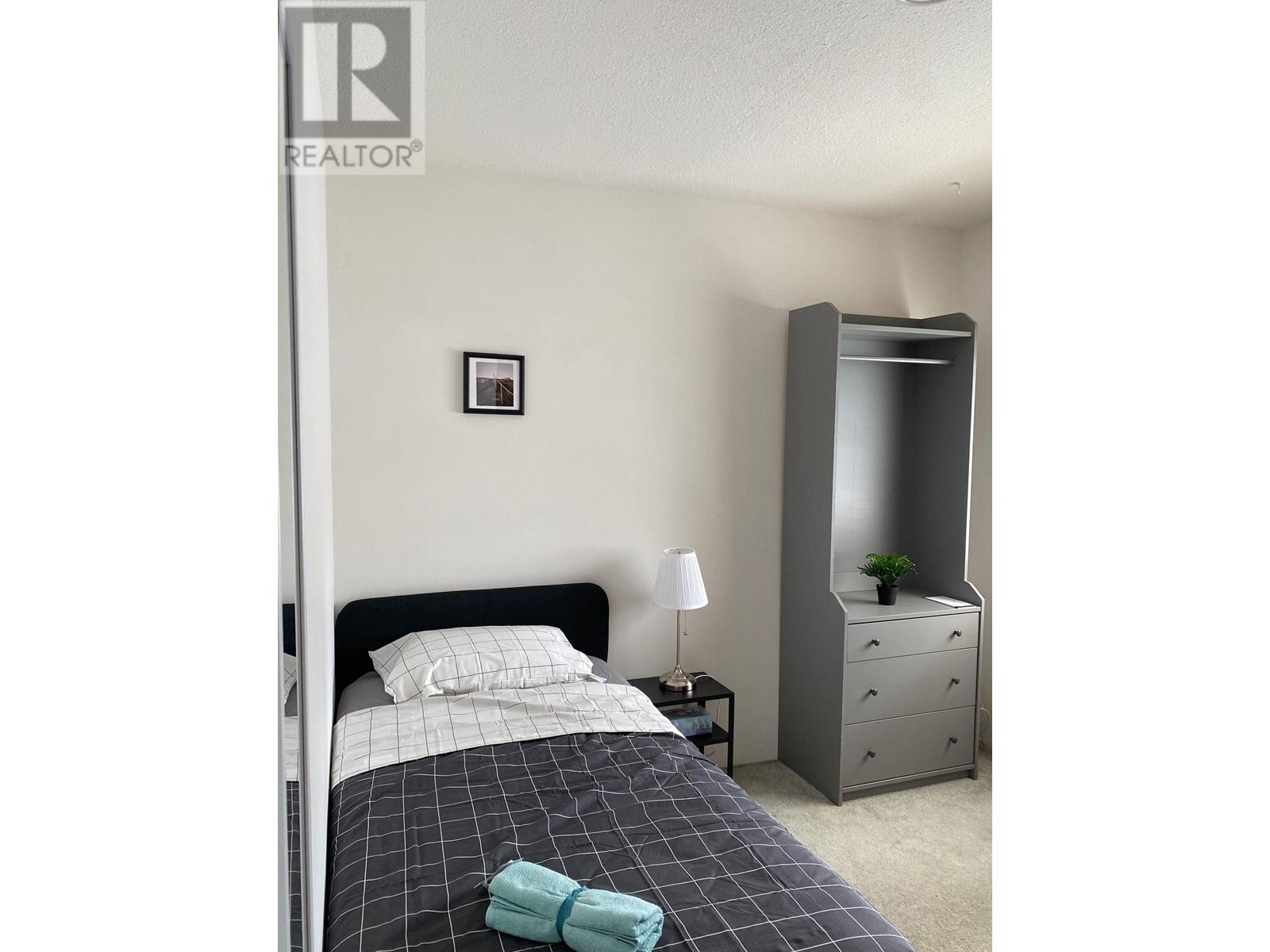 653 E 22ND STREET, North Vancouver