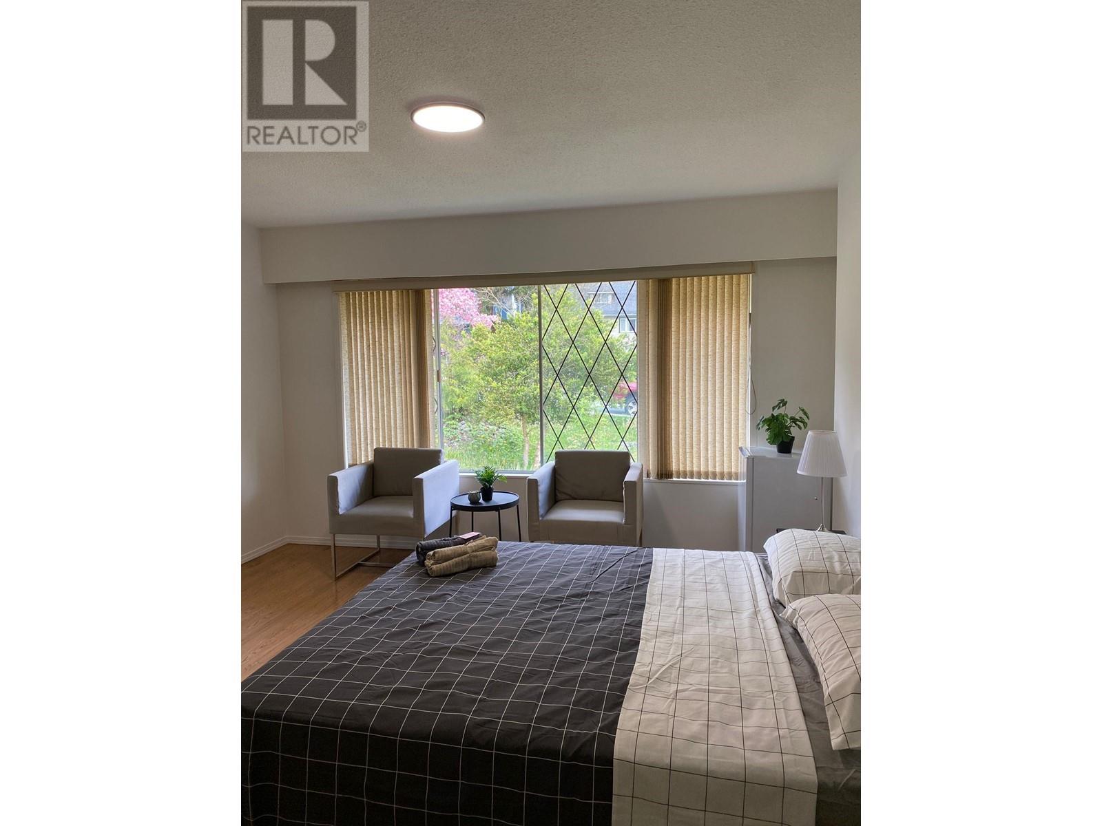 653 E 22ND STREET, North Vancouver