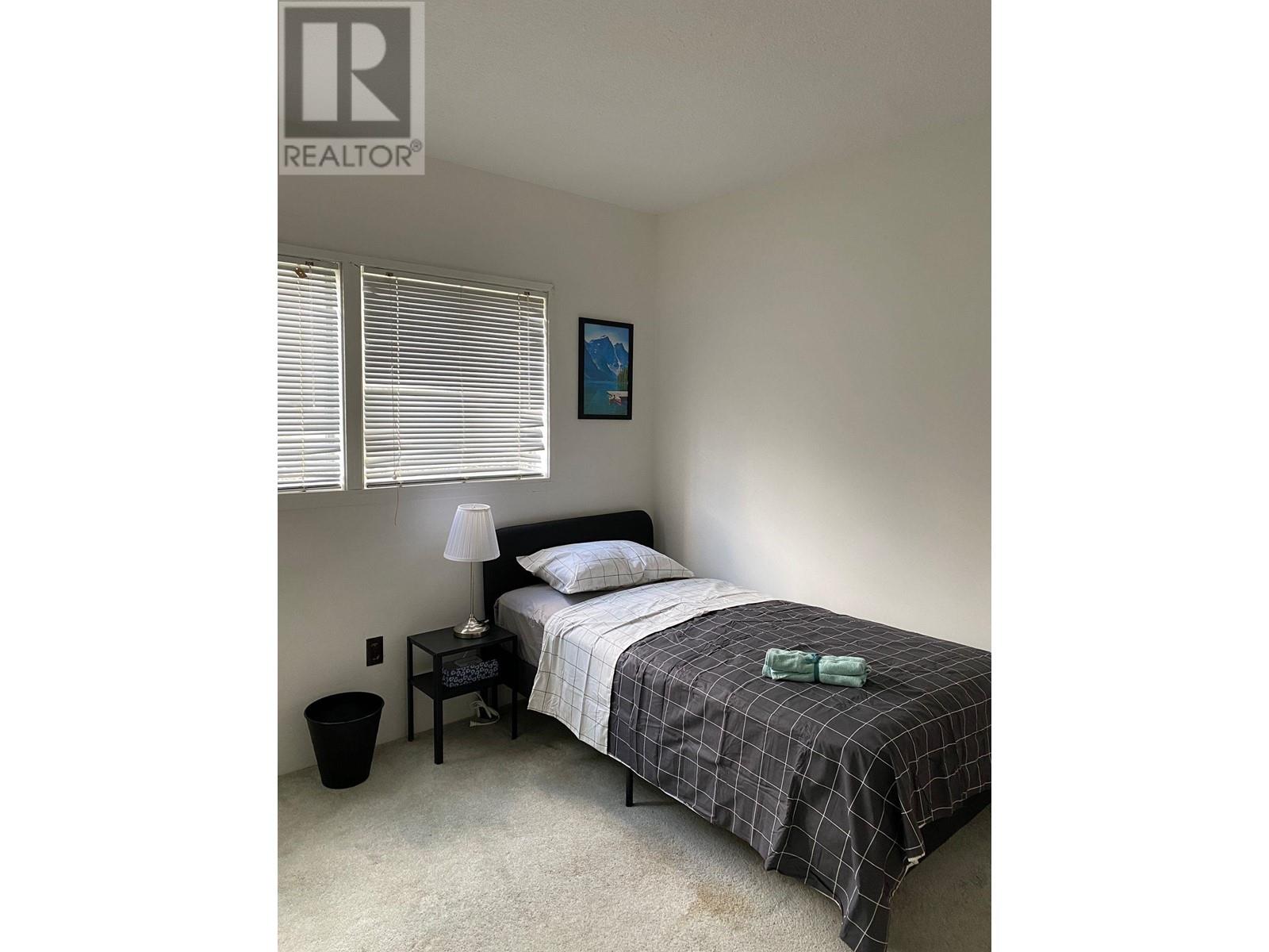 653 E 22ND STREET, North Vancouver
