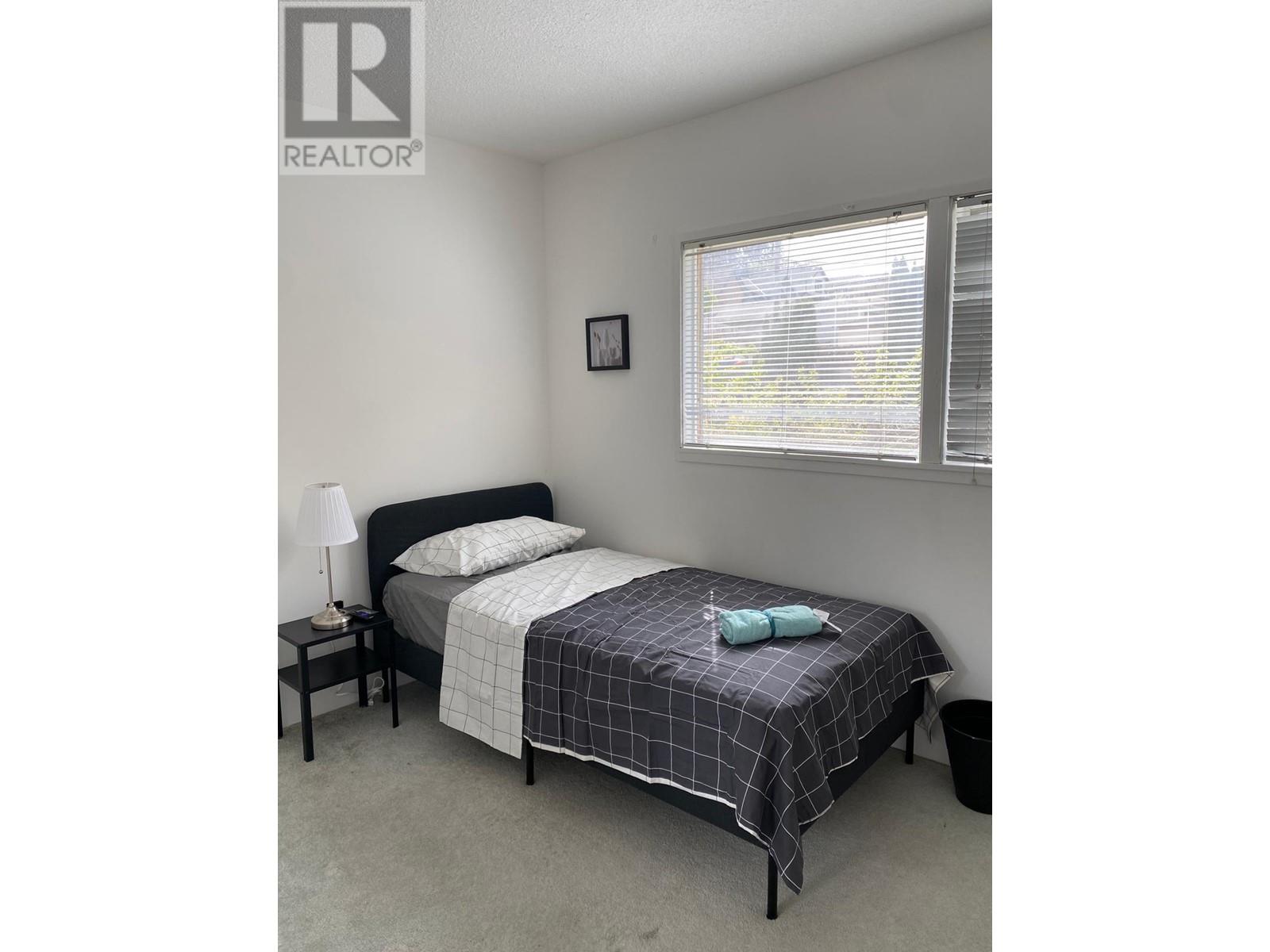 653 E 22ND STREET, North Vancouver
