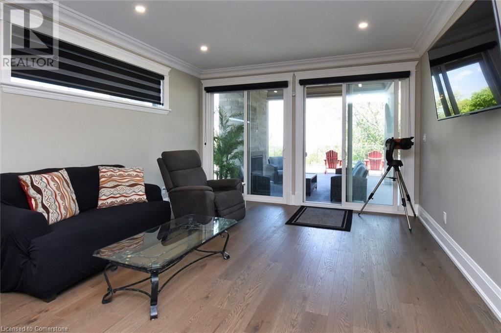 Photo 11 of 68 Mountain Brow Boulevard, Hamilton ON