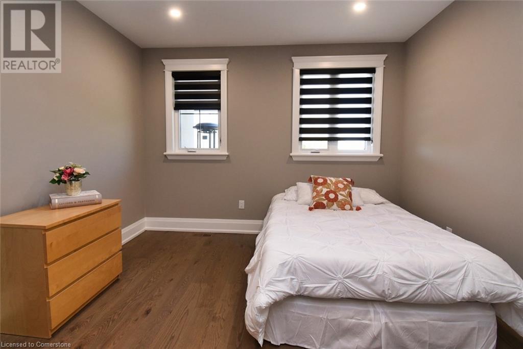 Photo 20 of 68 Mountain Brow Boulevard, Hamilton ON