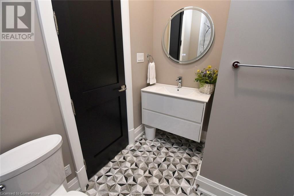 Photo 24 of 68 Mountain Brow Boulevard, Hamilton ON