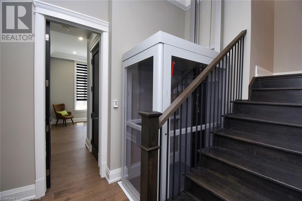 Photo 5 of 68 Mountain Brow Boulevard, Hamilton ON