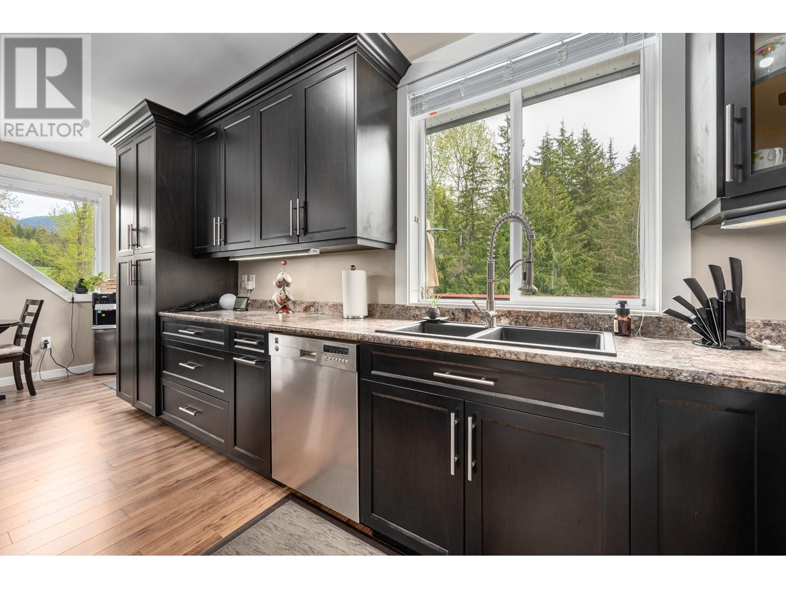 Photo 10 of 787 Crescent Bay Road Lot 133, Nakusp BC
