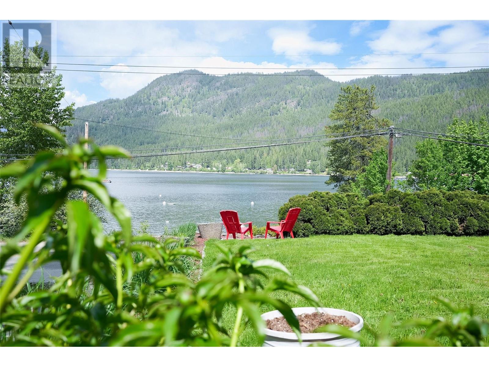  2622 Blind Bay Road, Blind Bay