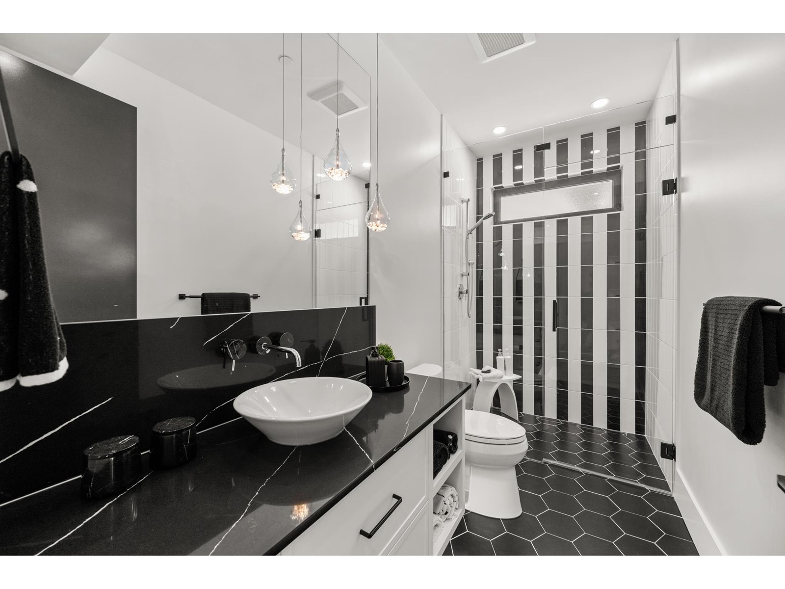 1255 KENT STREET, White Rock real estate listing R2979807