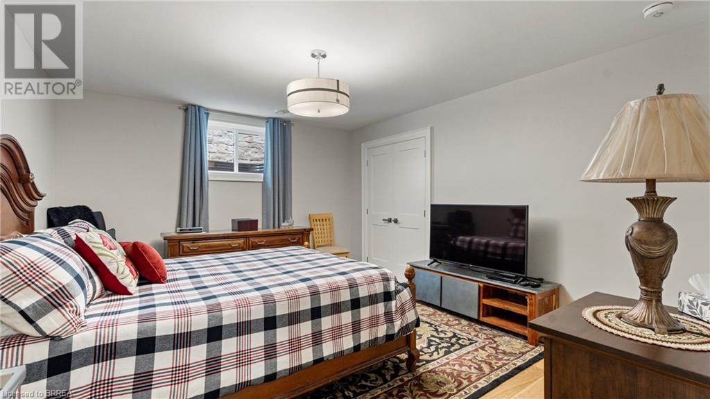 Photo 32 of 52 Beechnut Lane, Port Dover ON