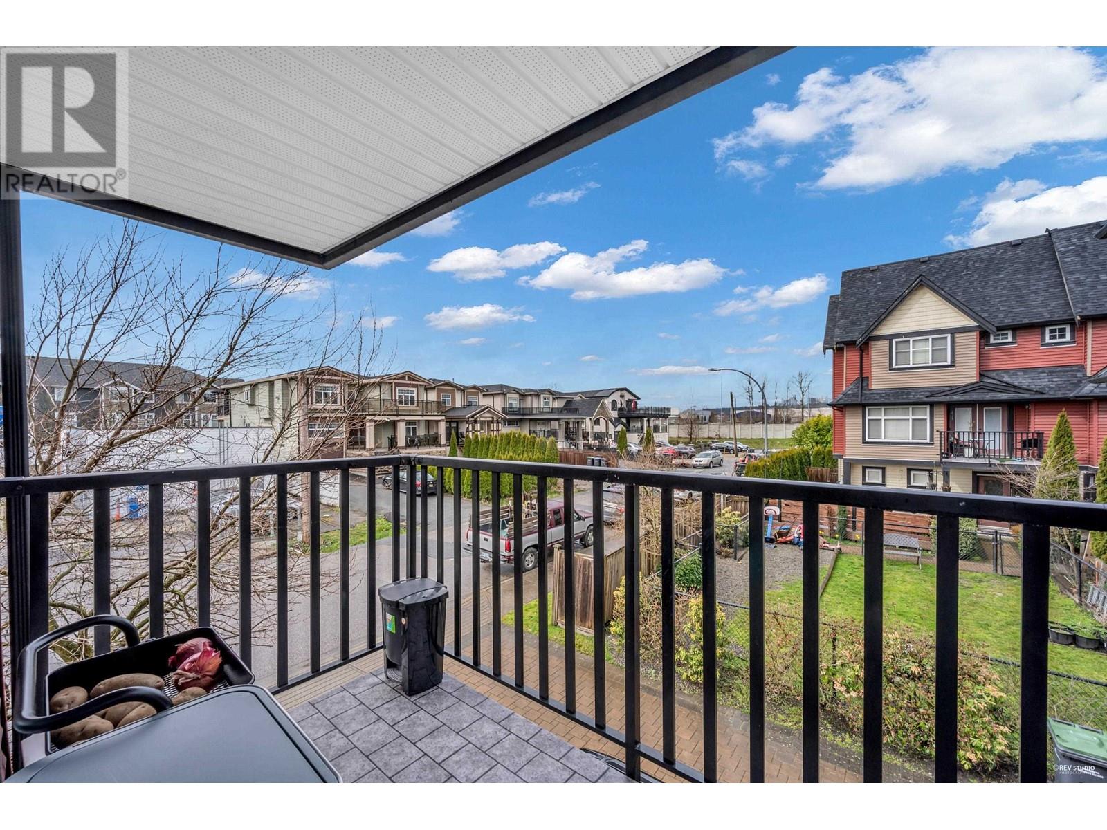 1 305 JARDINE STREET, New Westminster