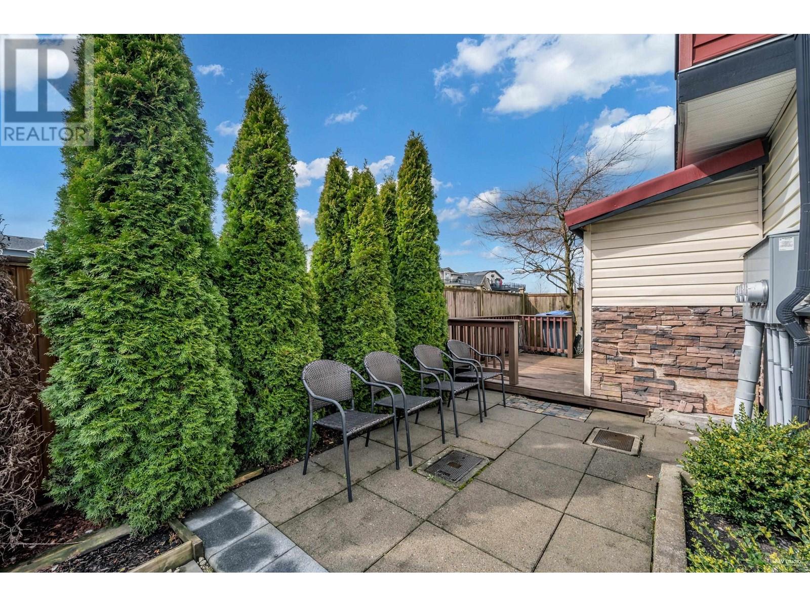 1 305 JARDINE STREET, New Westminster
