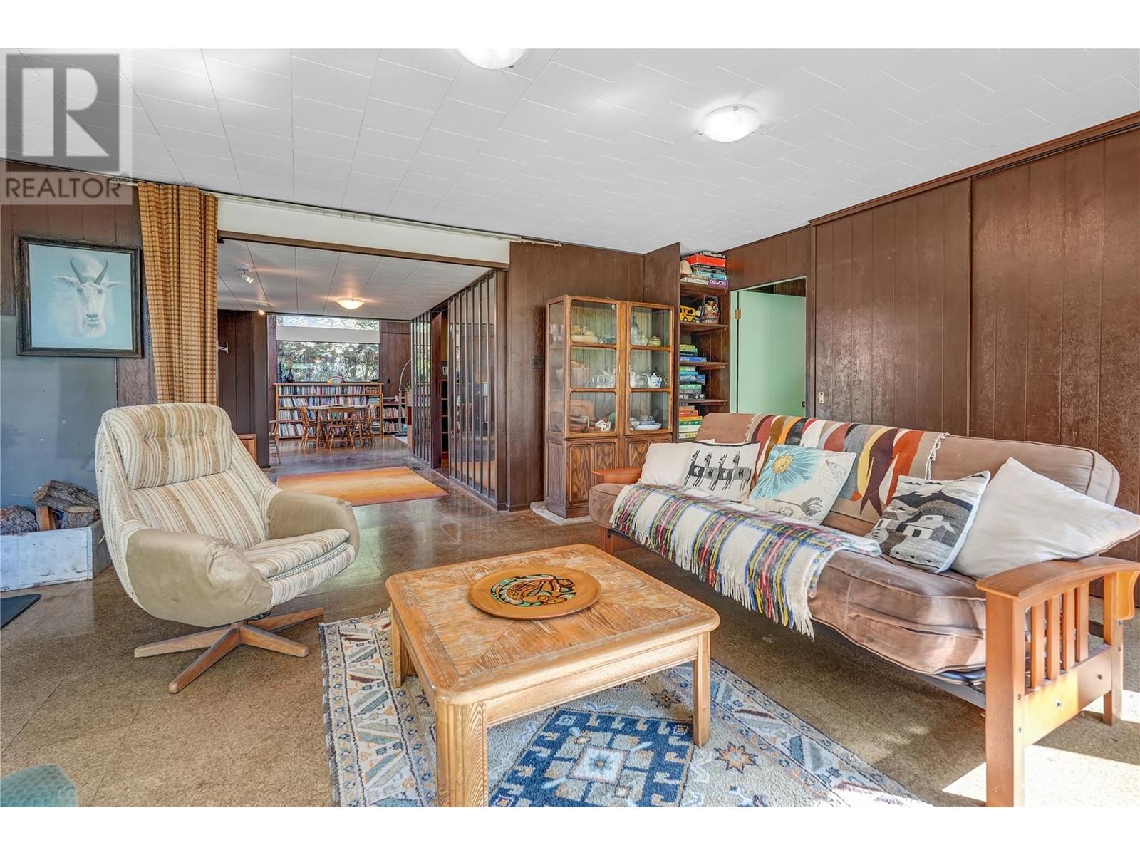 7413 Kirk Avenue, Summerland