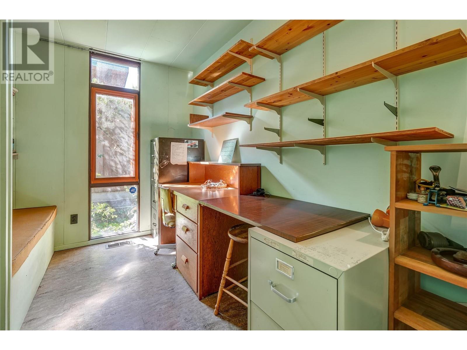7413 Kirk Avenue, Summerland