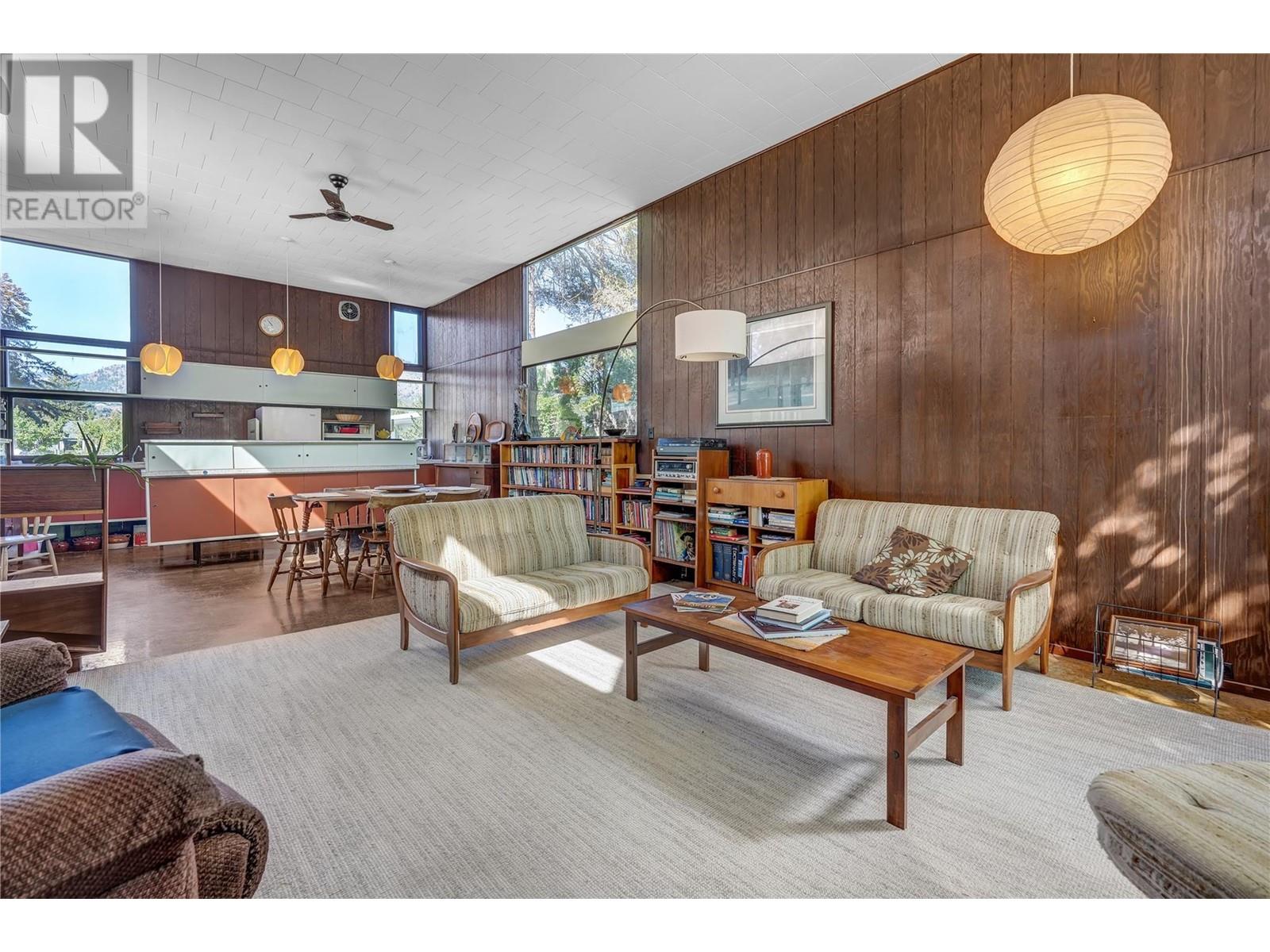 7413 Kirk Avenue, Summerland