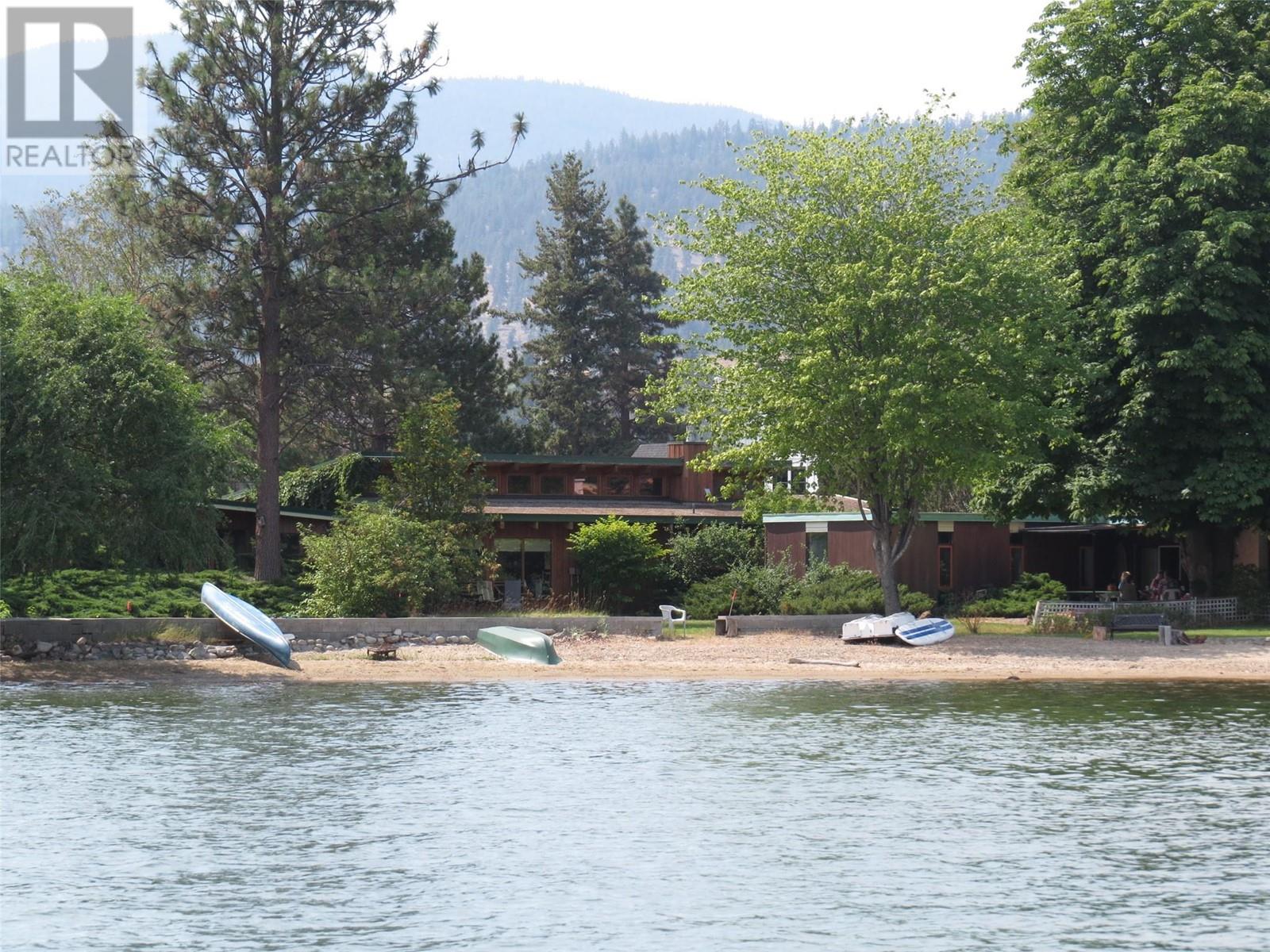 7413 Kirk Avenue, Summerland