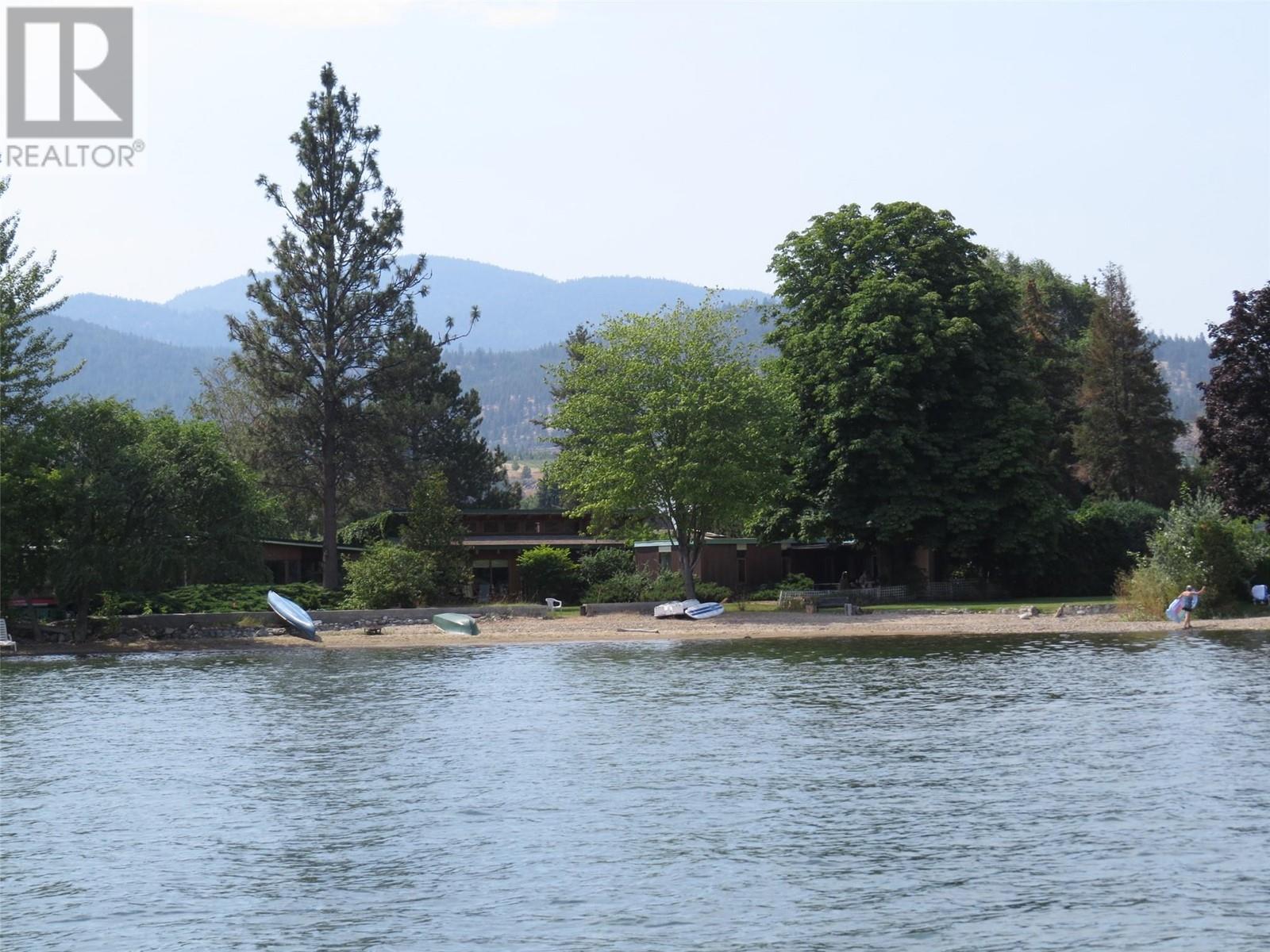7413 Kirk Avenue, Summerland