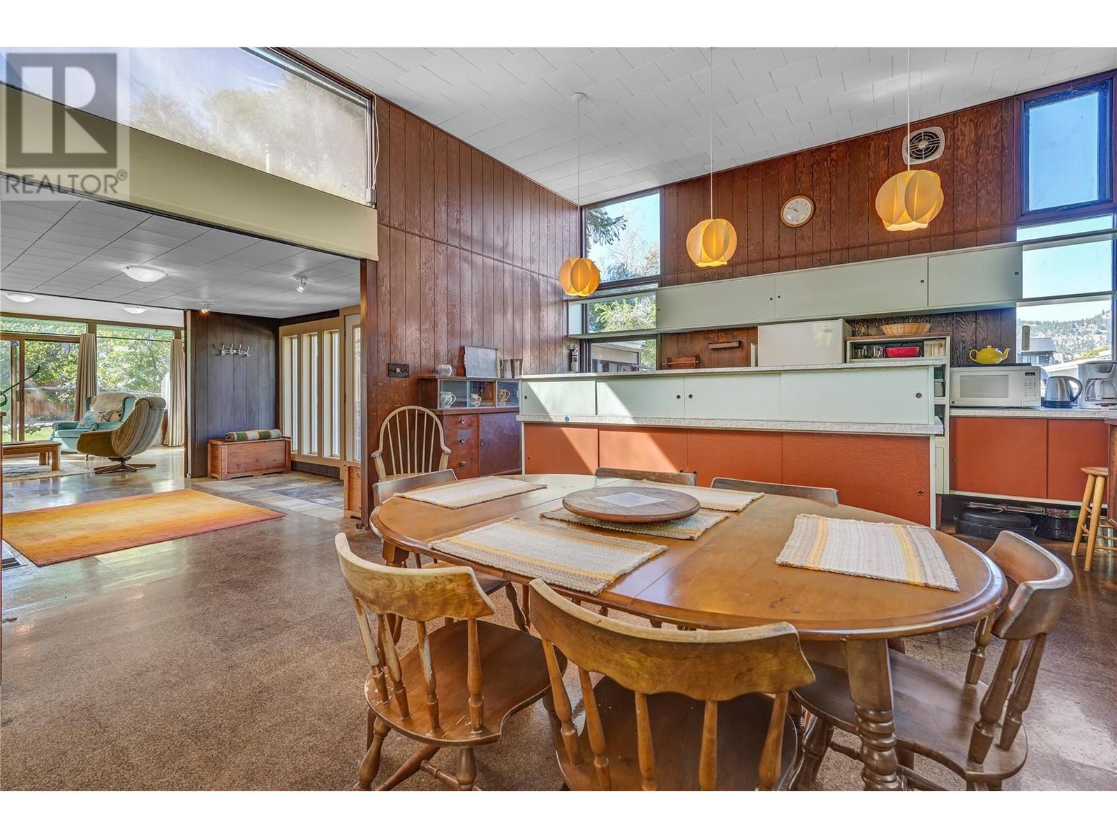 7413 Kirk Avenue, Summerland