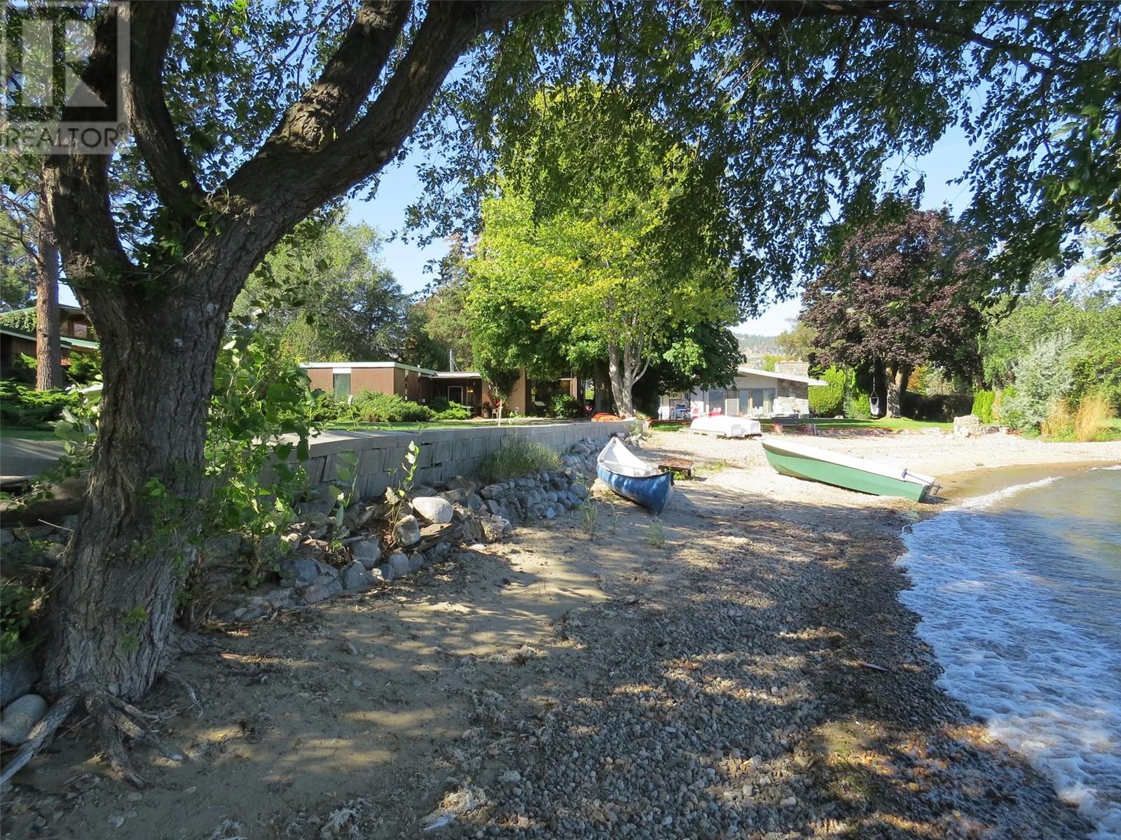 7413 Kirk Avenue, Summerland