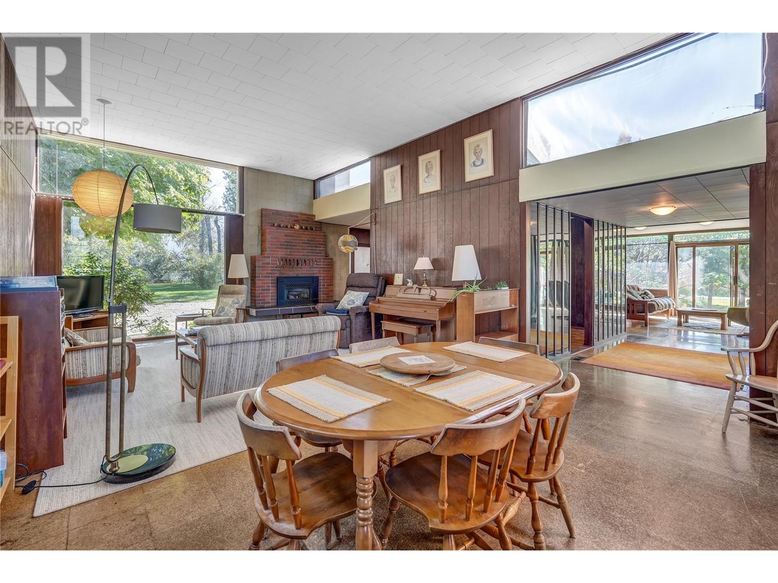 7413 Kirk Avenue, Summerland