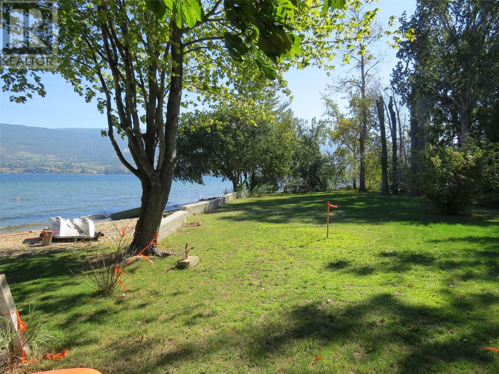 7413 Kirk Avenue, Summerland