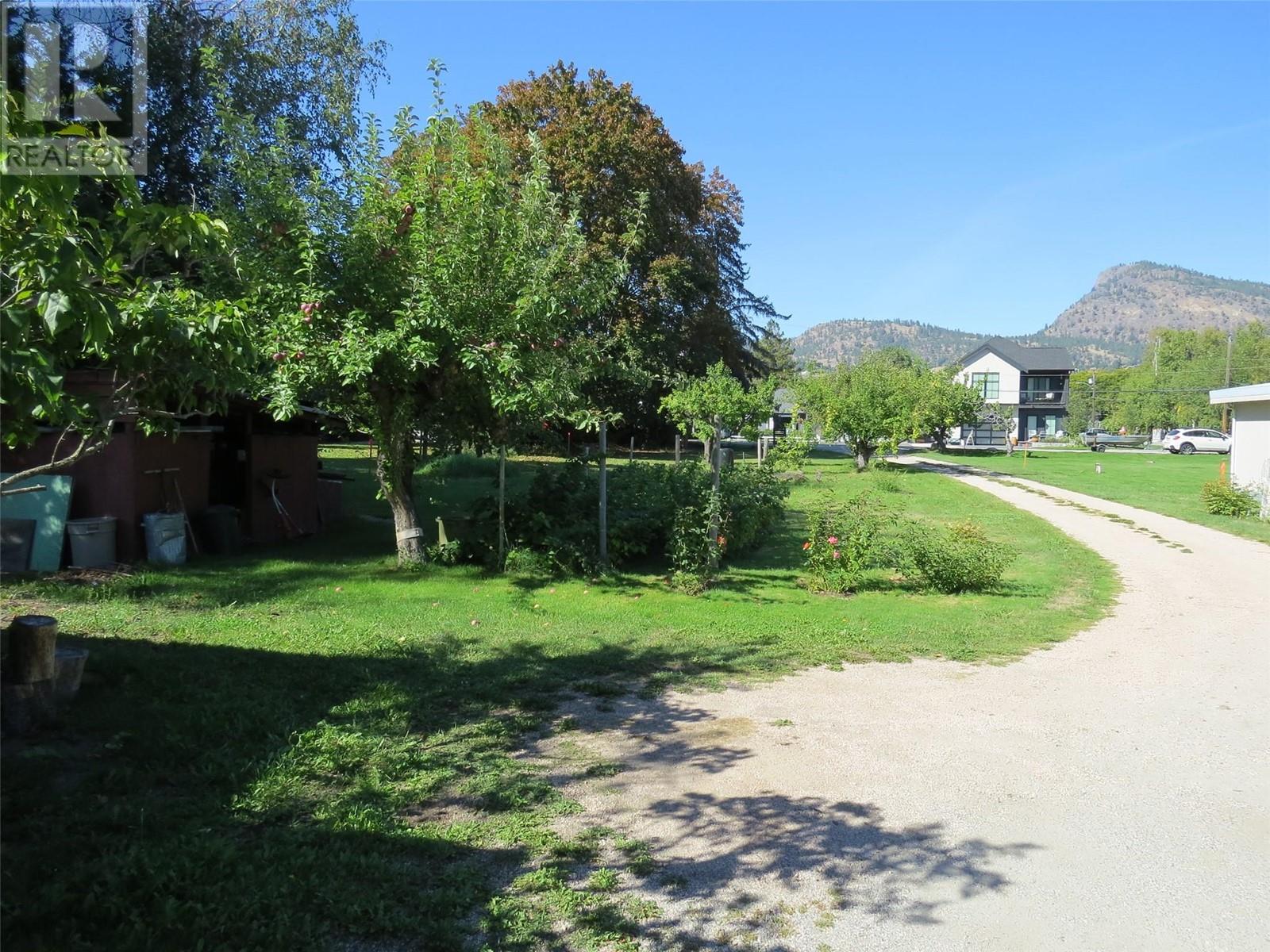 7413 Kirk Avenue, Summerland