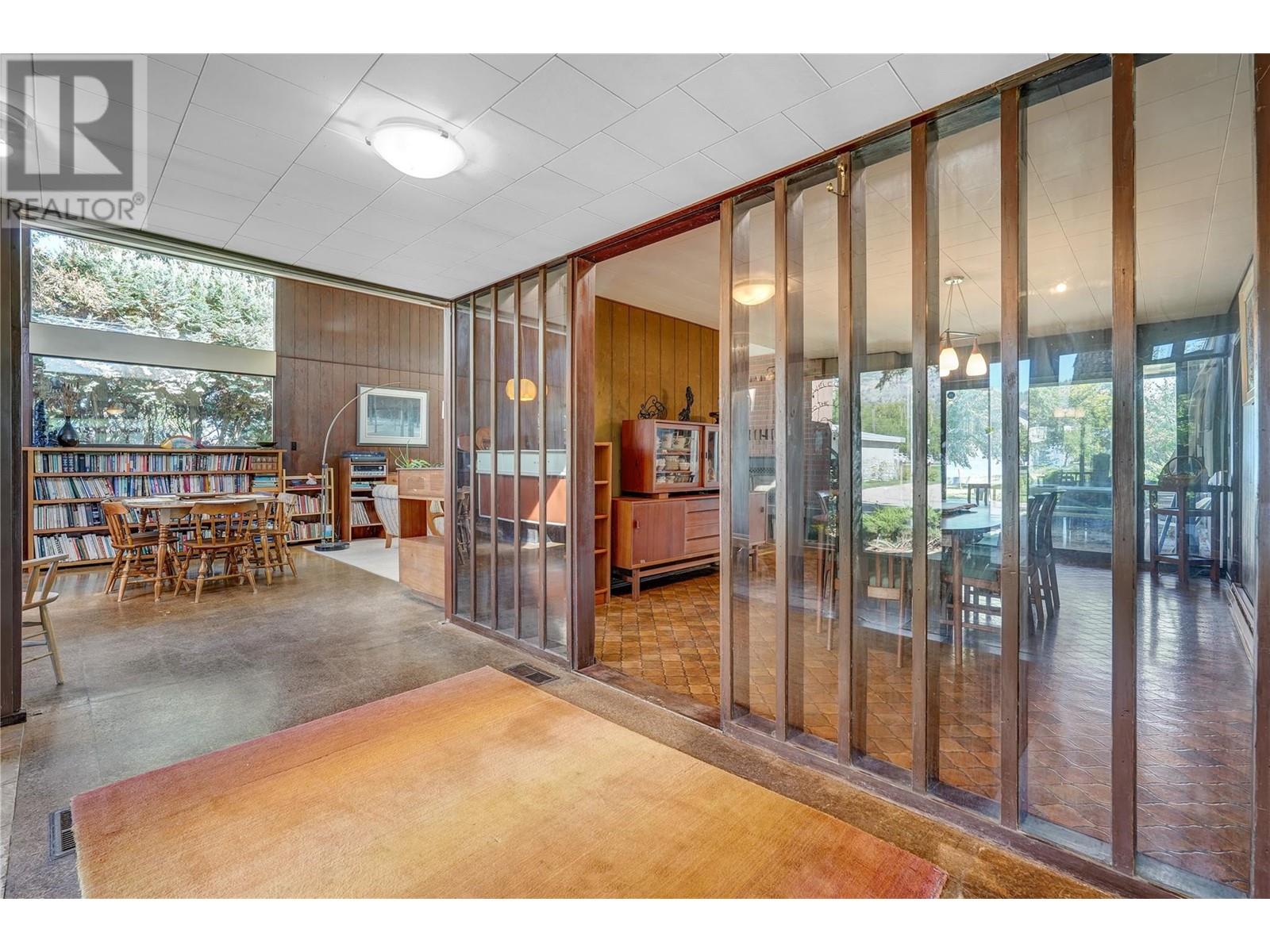 7413 Kirk Avenue, Summerland
