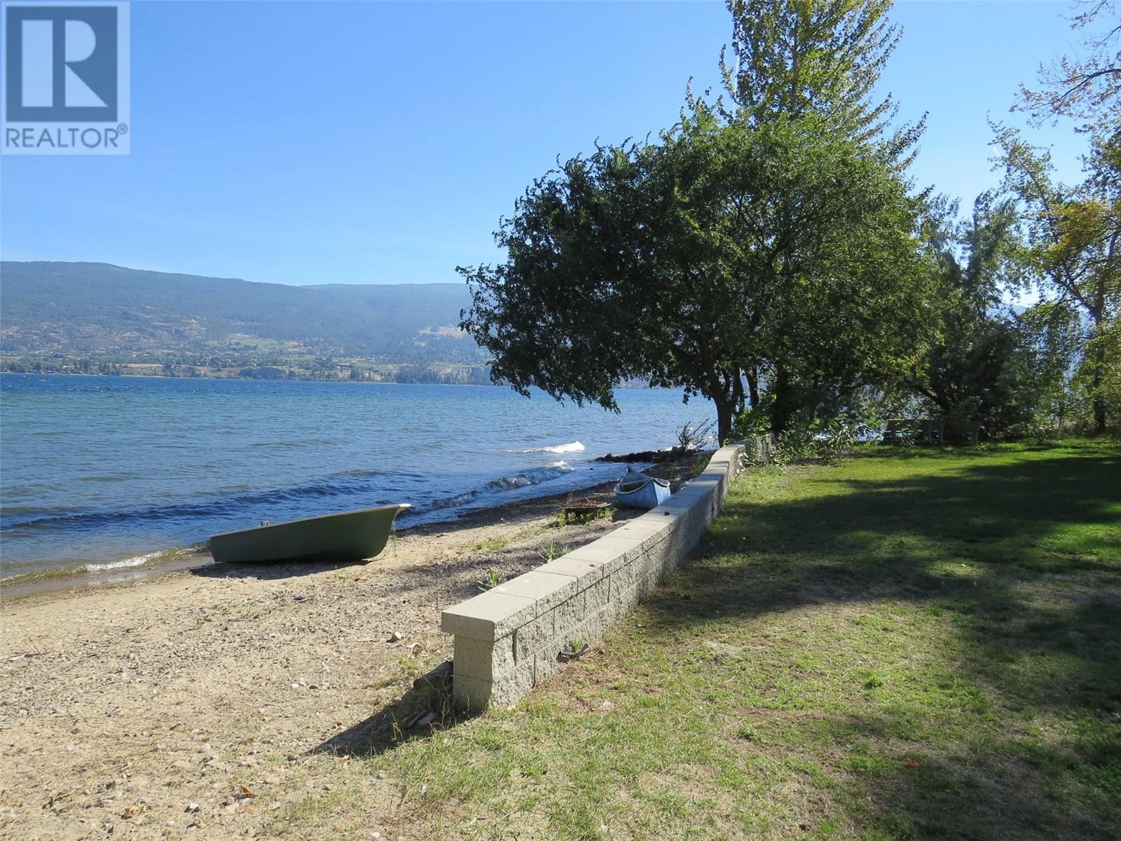 7413 Kirk Avenue, Summerland