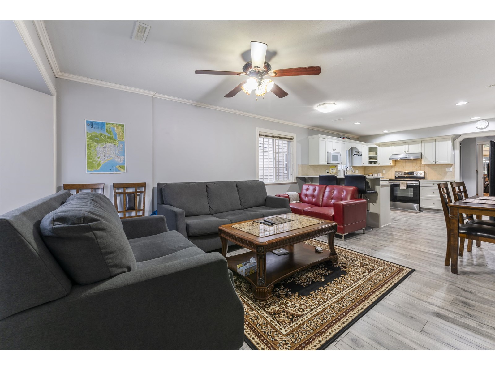 Photo 2 of 17381 64 Avenue, Surrey BC