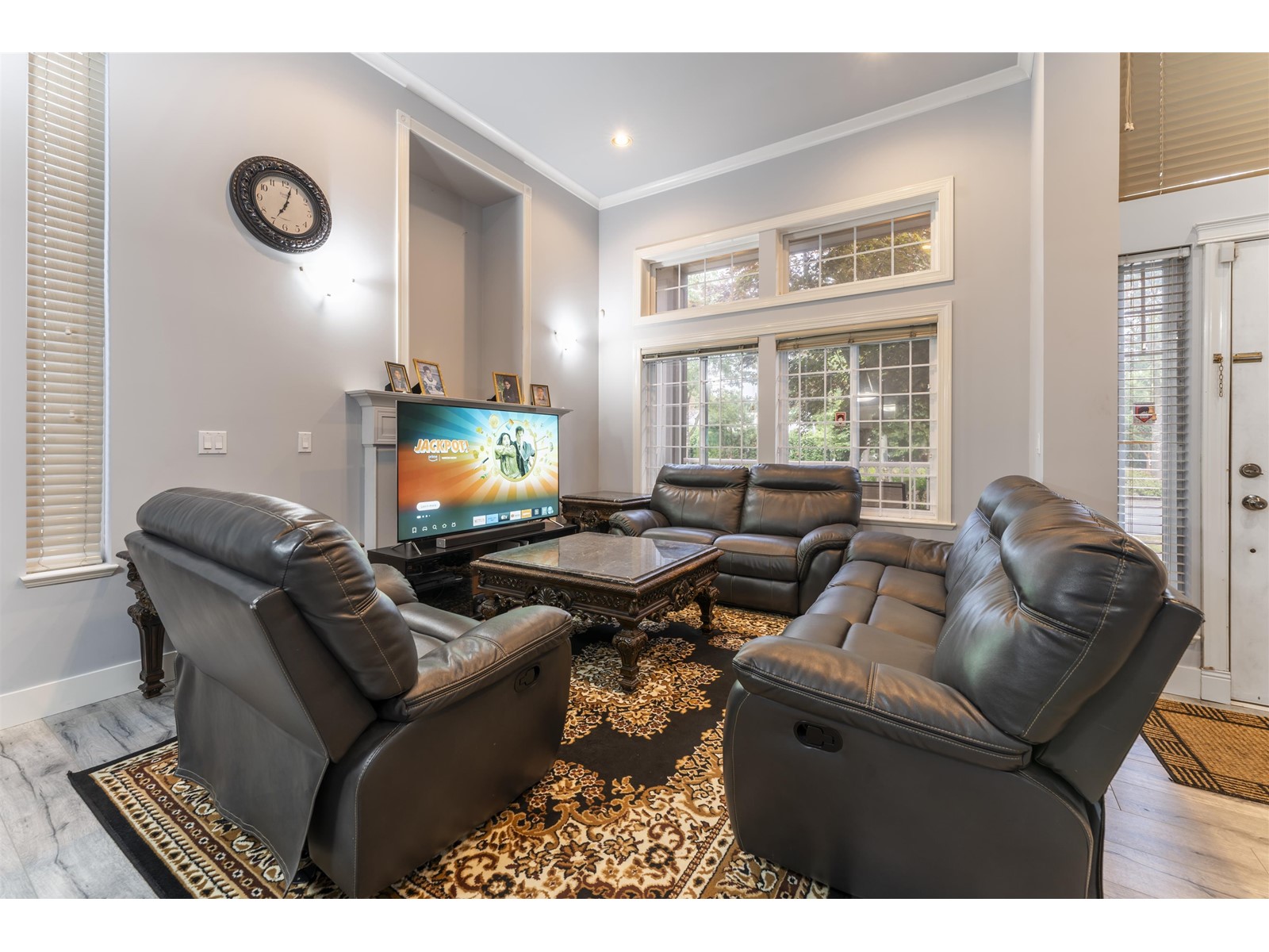 Photo 9 of 17381 64 Avenue, Surrey BC