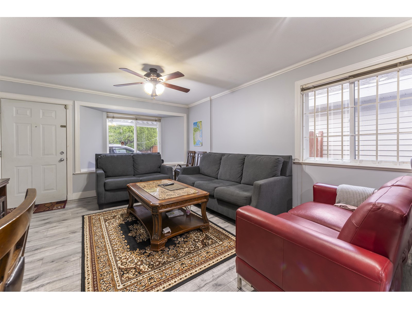 Photo 3 of 17381 64 Avenue, Surrey BC