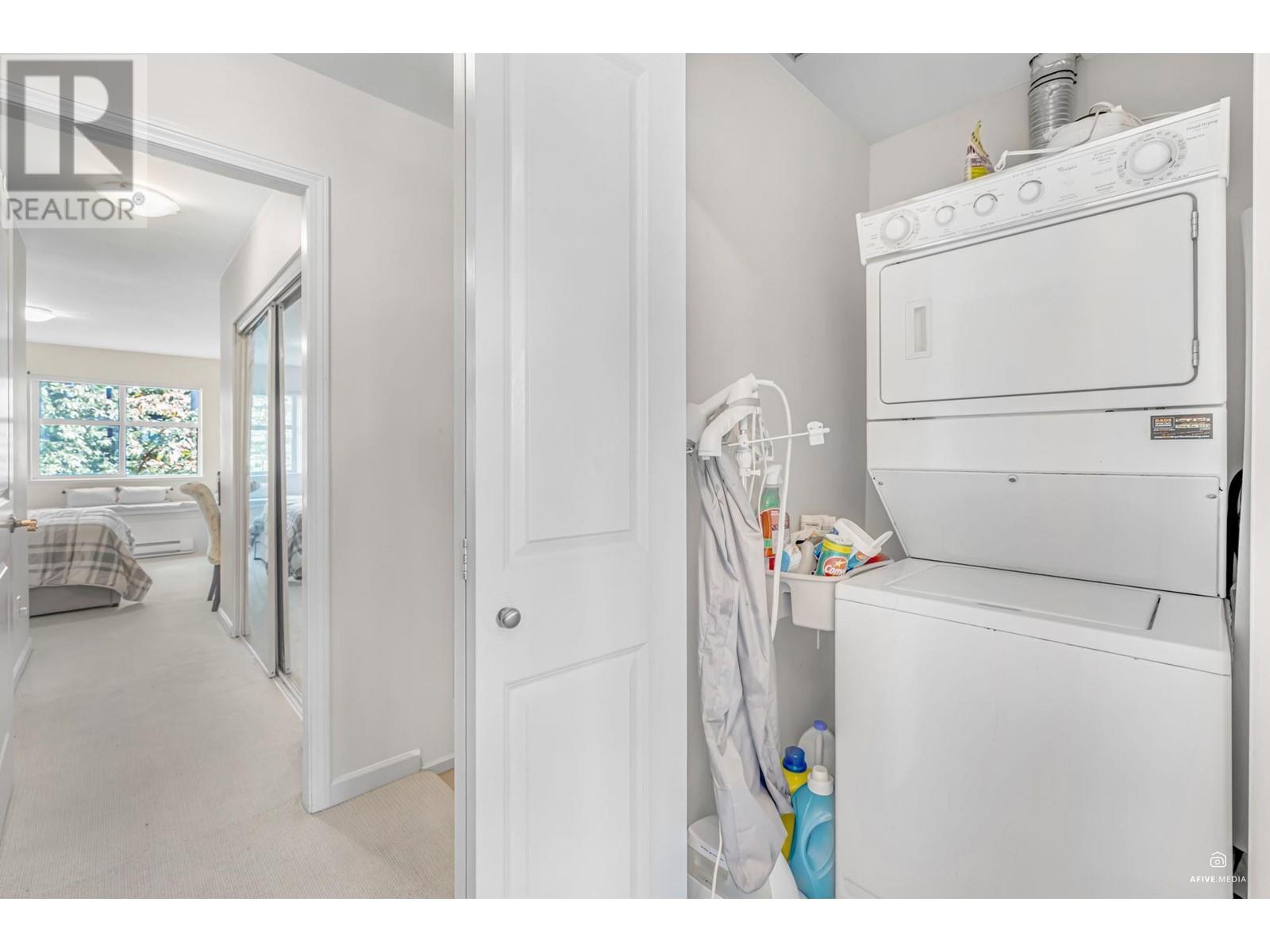 8 935 EWEN AVENUE, New Westminster