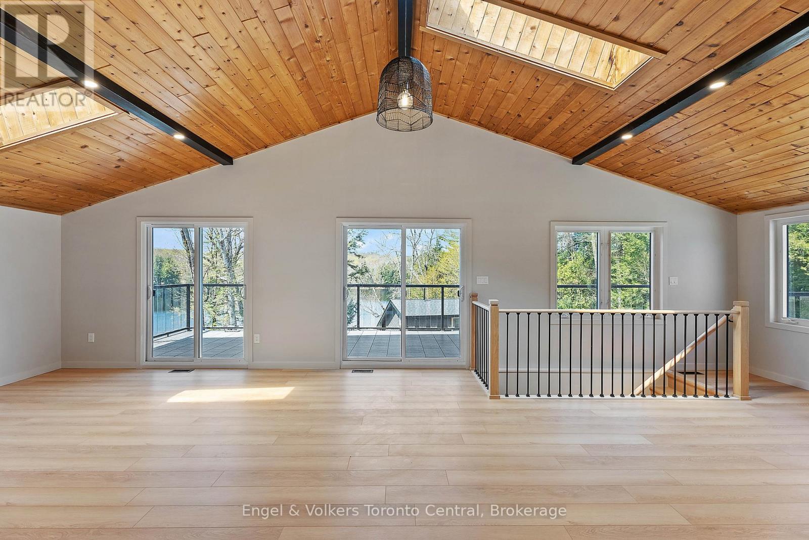 Photo 14 of 1457 Lake Joseph Road, Seguin ON