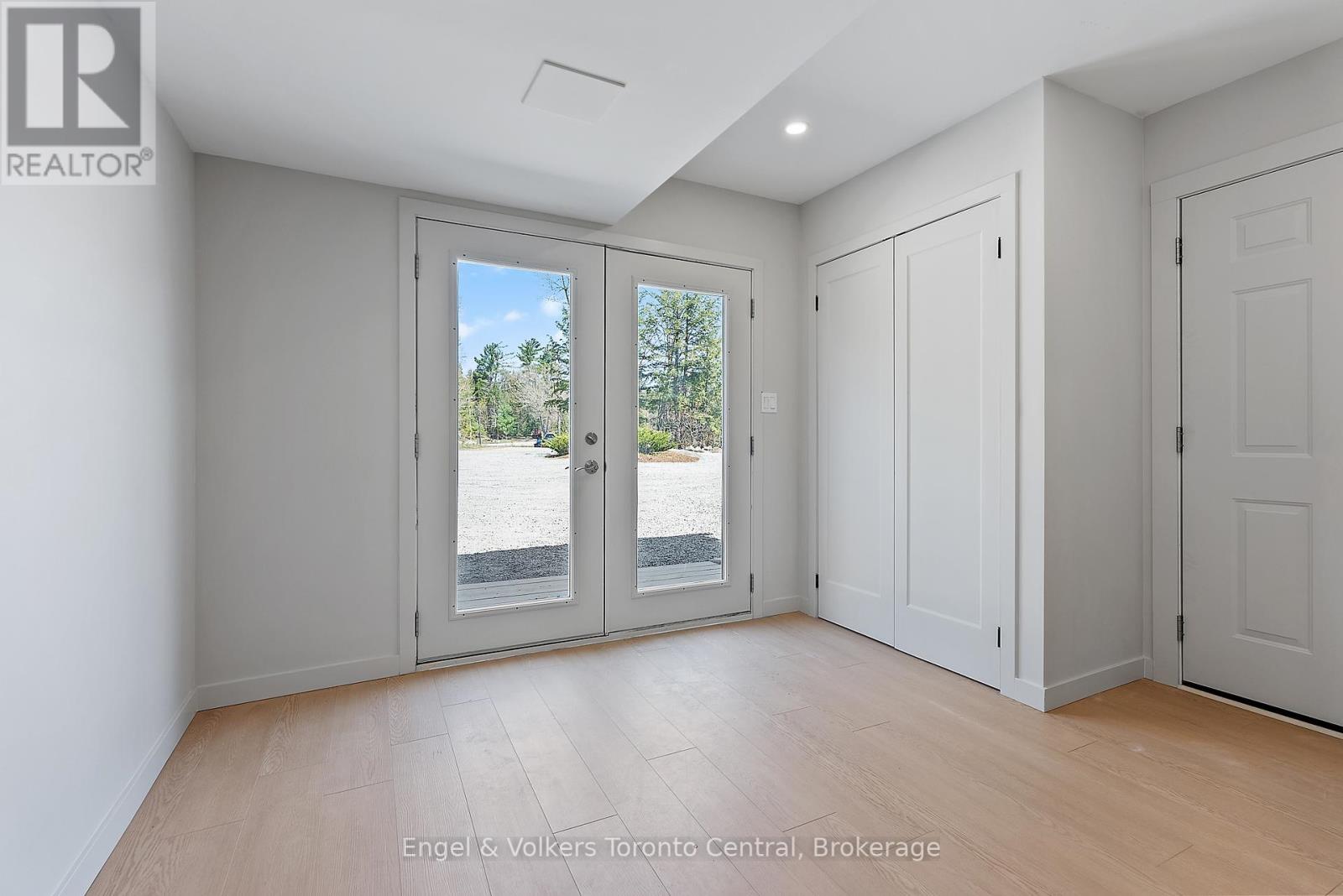 Photo 20 of 1457 Lake Joseph Road, Seguin ON