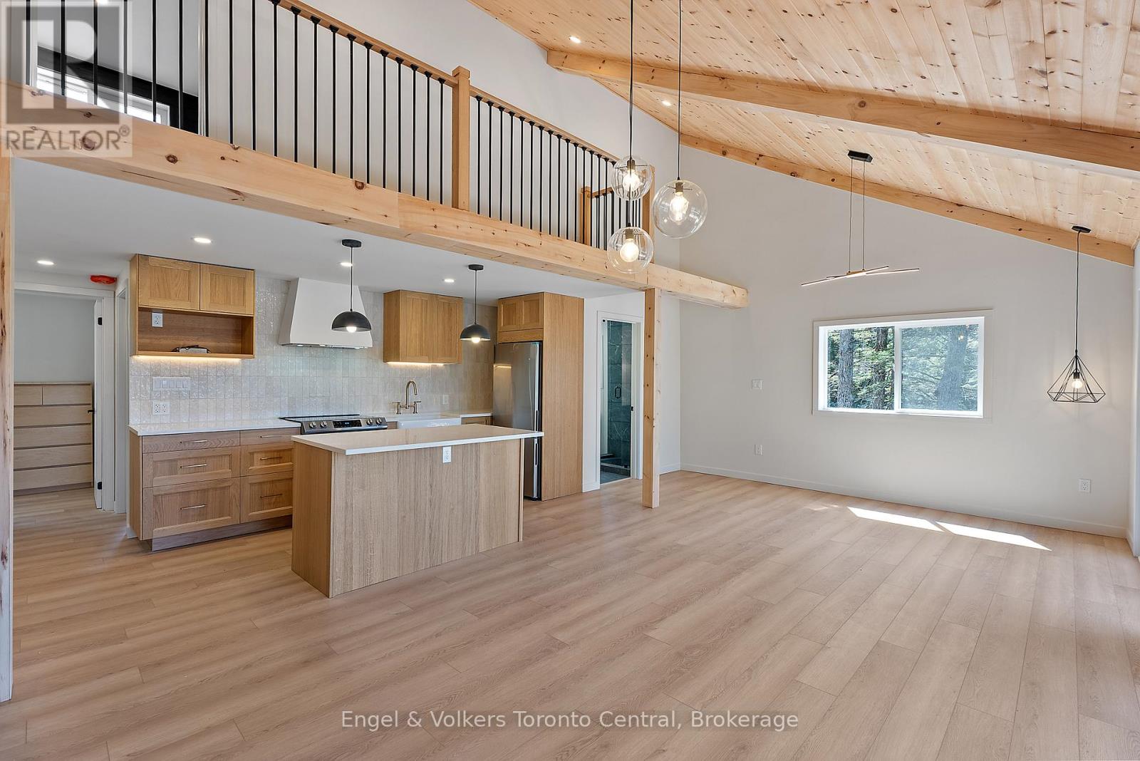 Photo 36 of 1457 Lake Joseph Road, Seguin ON