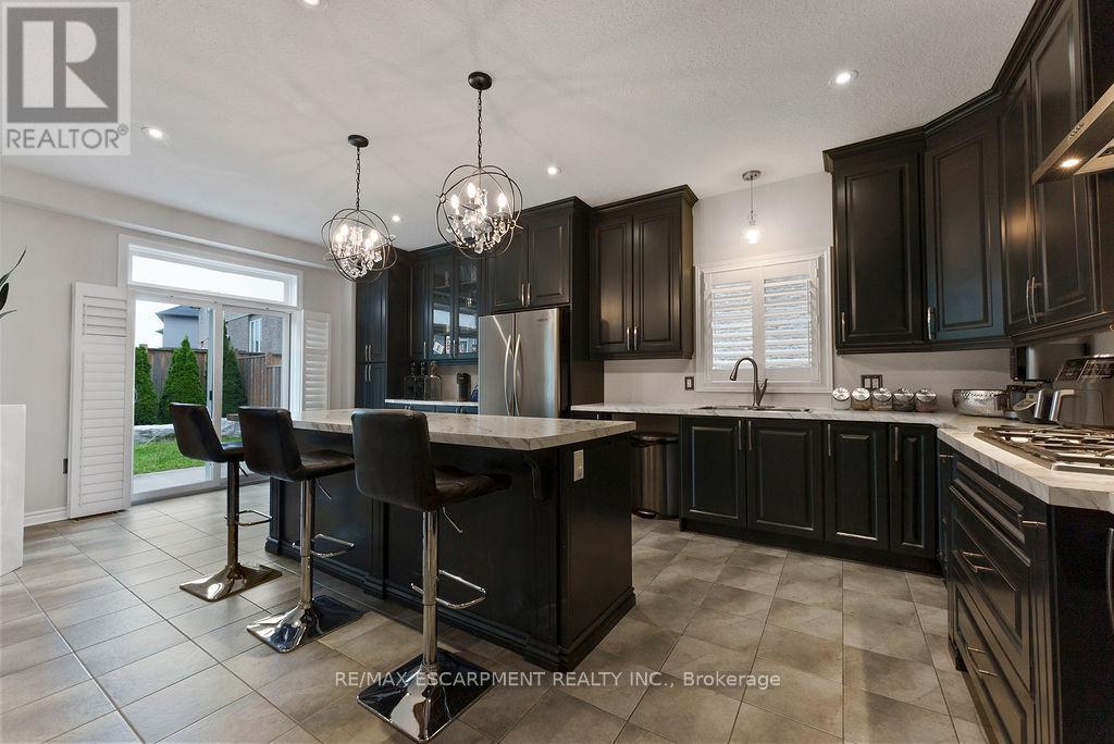 Photo 11 of 12 Ascoli Drive, Hamilton ON