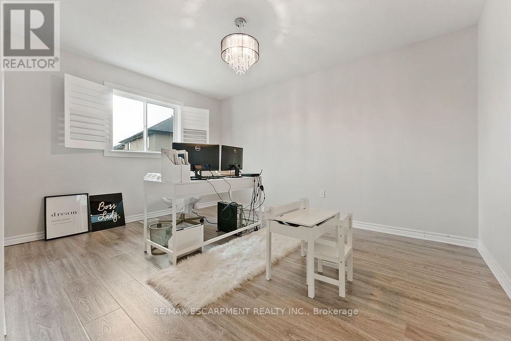Photo 35 of 12 Ascoli Drive, Hamilton ON