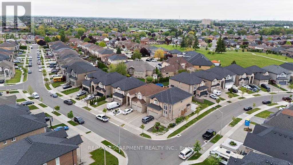 Photo 14 of 12 Ascoli Drive, Hamilton ON