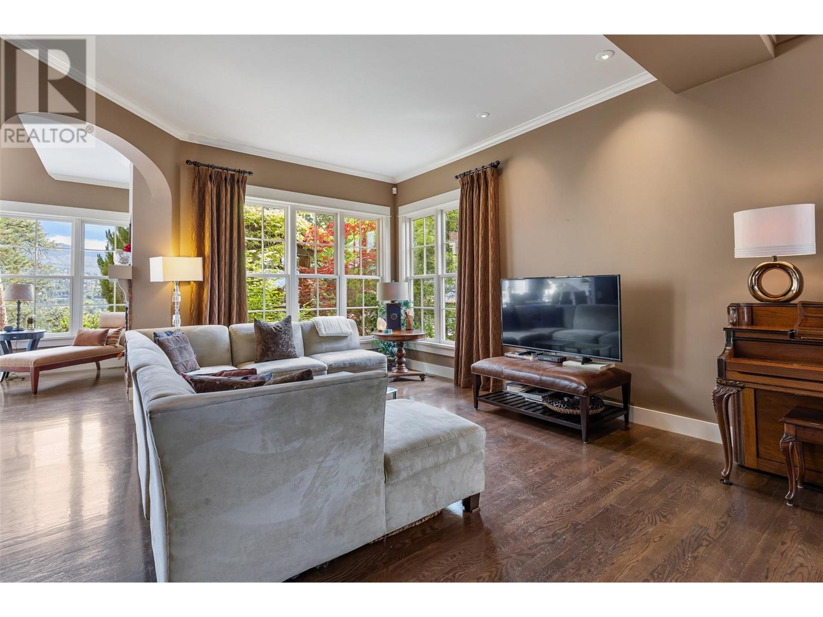 965 Westpoint Drive, Kelowna