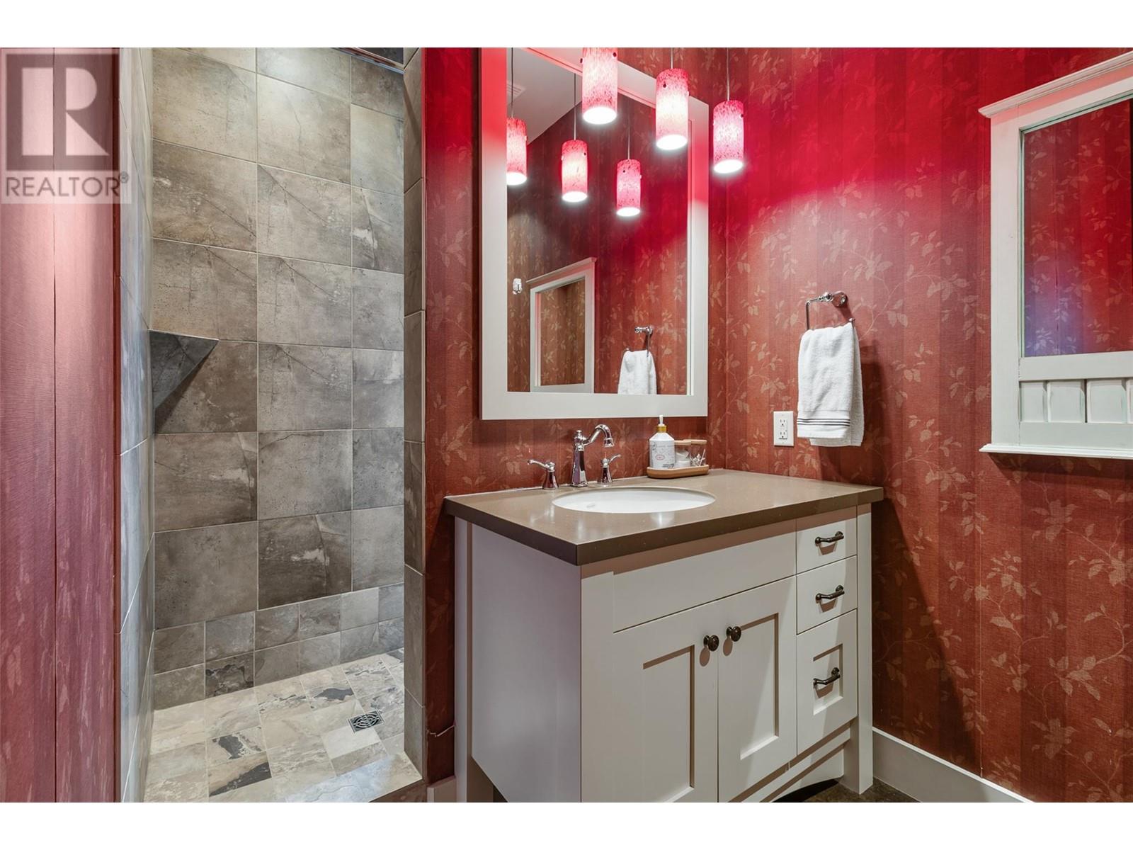965 Westpoint Drive, Kelowna