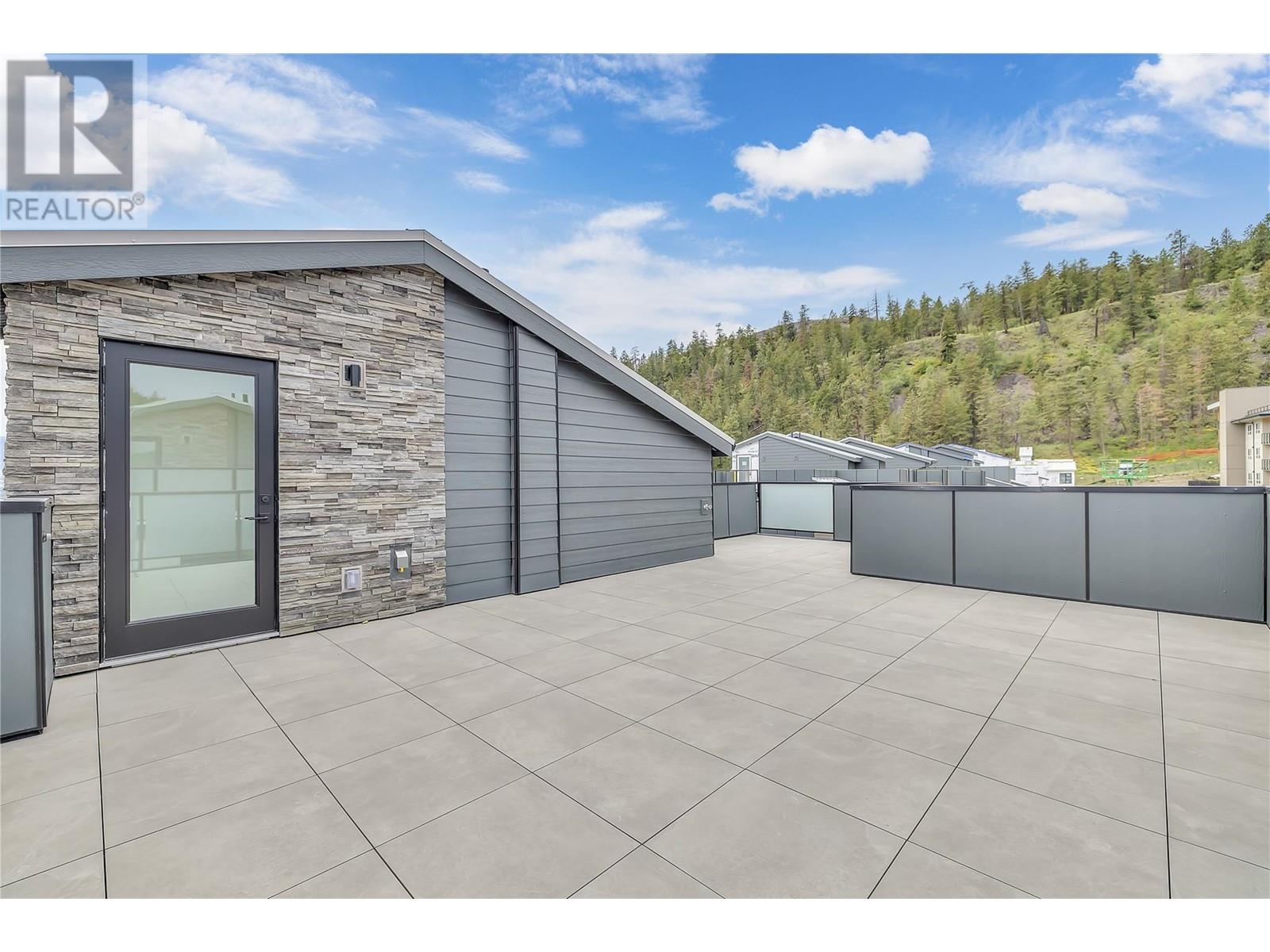 108 1455 Cara Glen Court, Kelowna