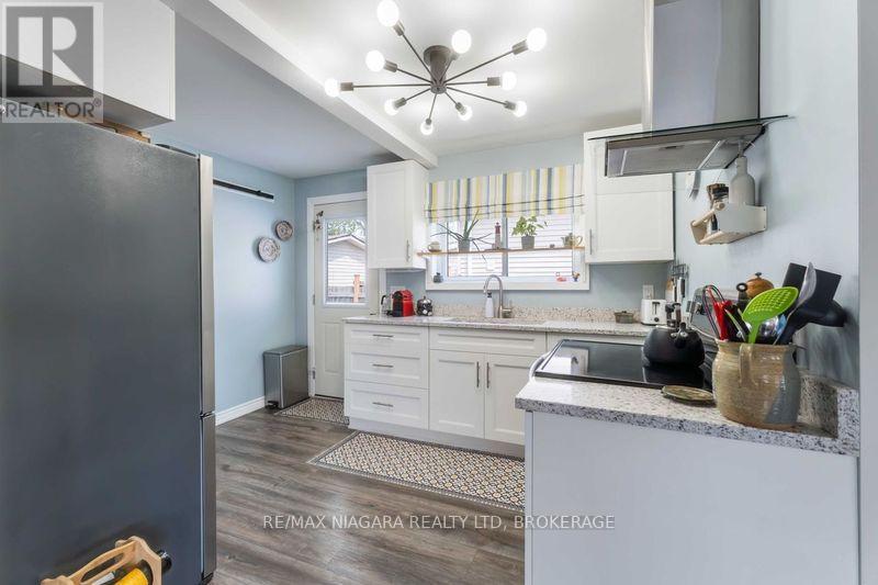 Photo 15 of 11110 Desiree Street, Wainfleet ON