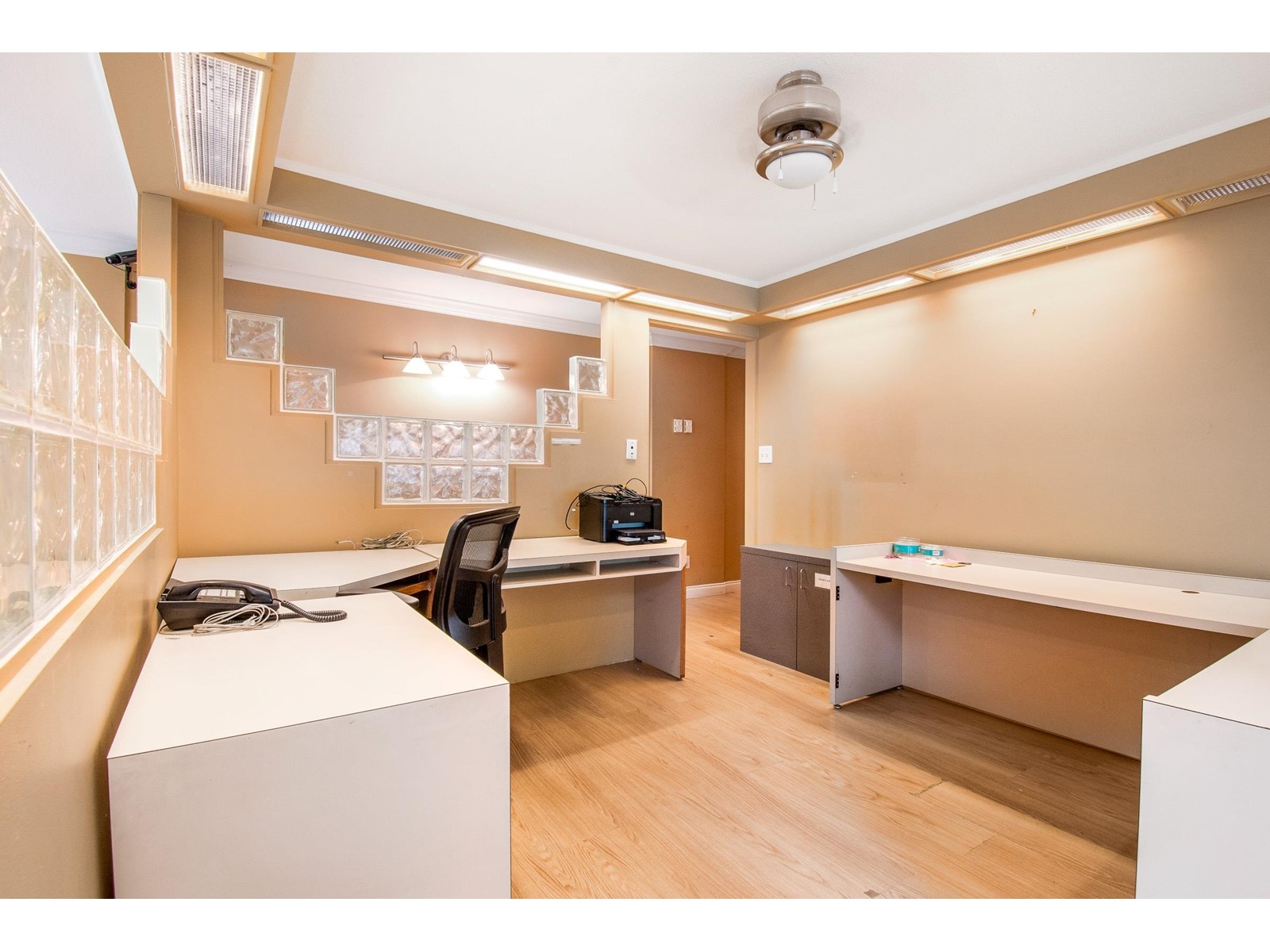 Photo 6 of 15250 Thrift Avenue, White Rock BC