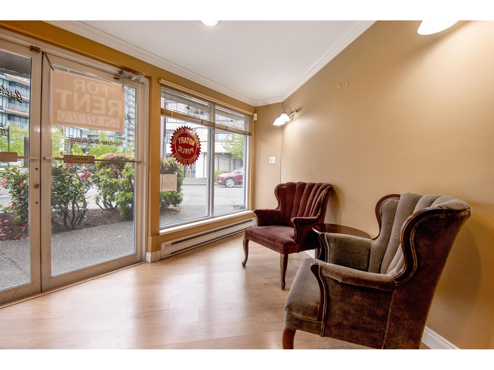 Photo 4 of 15250 Thrift Avenue, White Rock BC