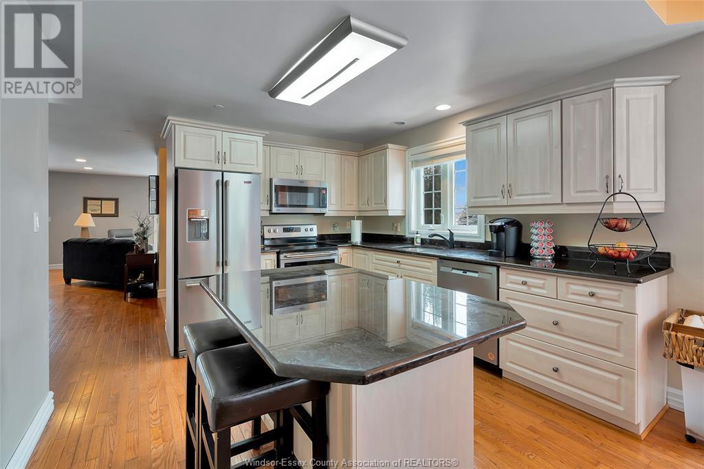 Photo 27 of 233 Crystal Bay Drive, Amherstburg ON