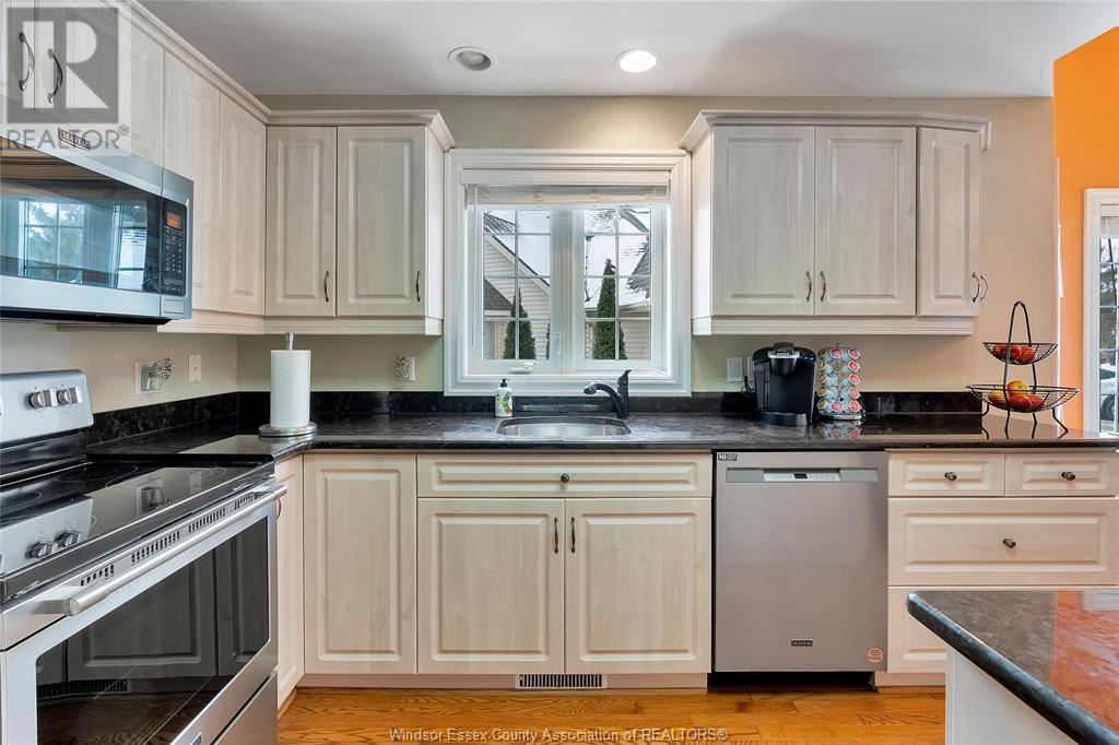 Photo 22 of 233 Crystal Bay Drive, Amherstburg ON
