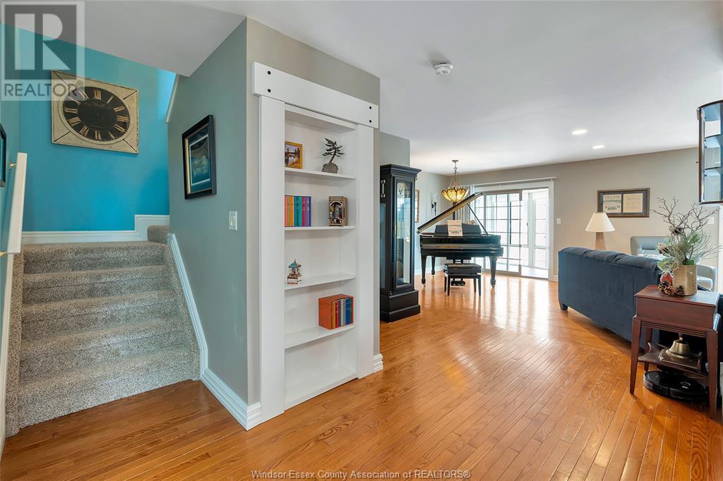 Photo 12 of 233 Crystal Bay Drive, Amherstburg ON