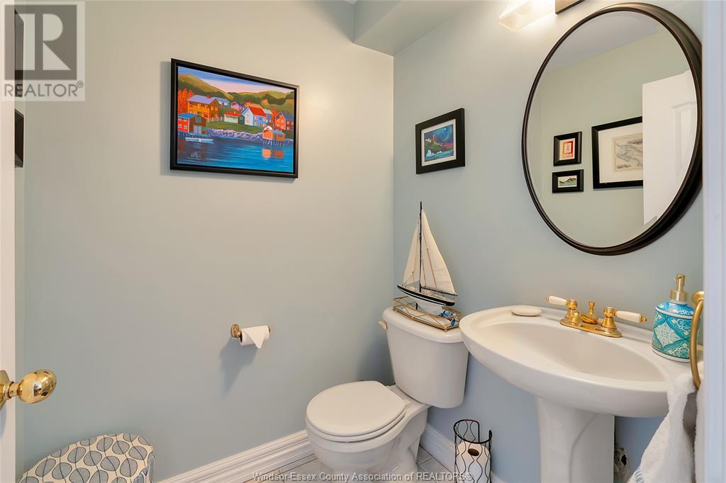 Photo 38 of 233 Crystal Bay Drive, Amherstburg ON
