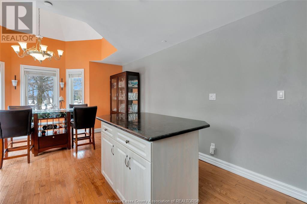 Photo 25 of 233 Crystal Bay Drive, Amherstburg ON