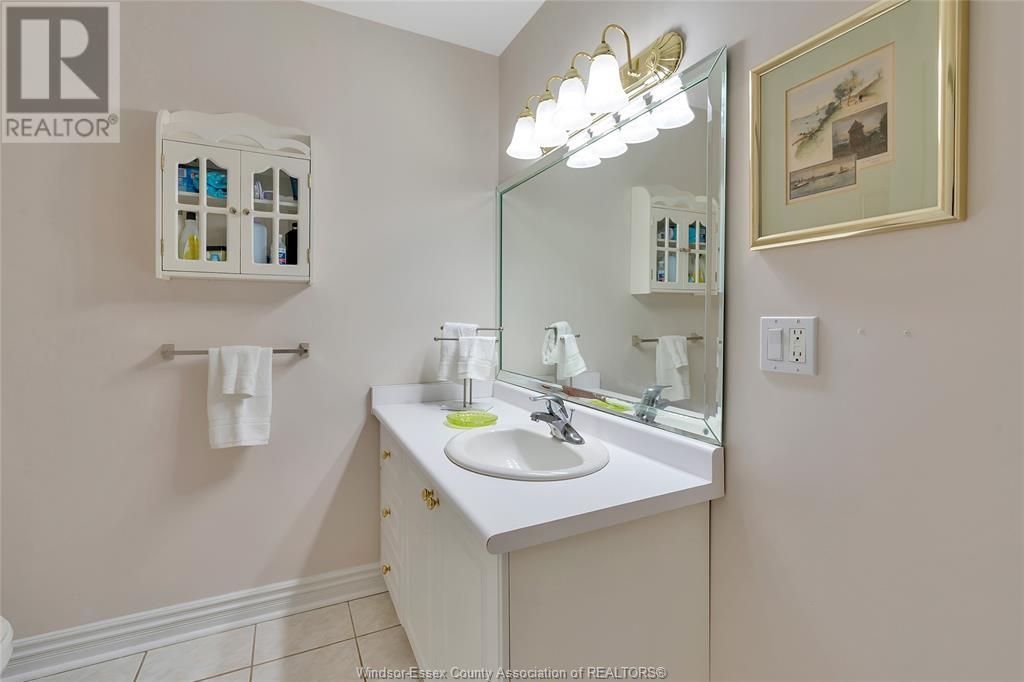 Photo 5 of 233 Crystal Bay Drive, Amherstburg ON